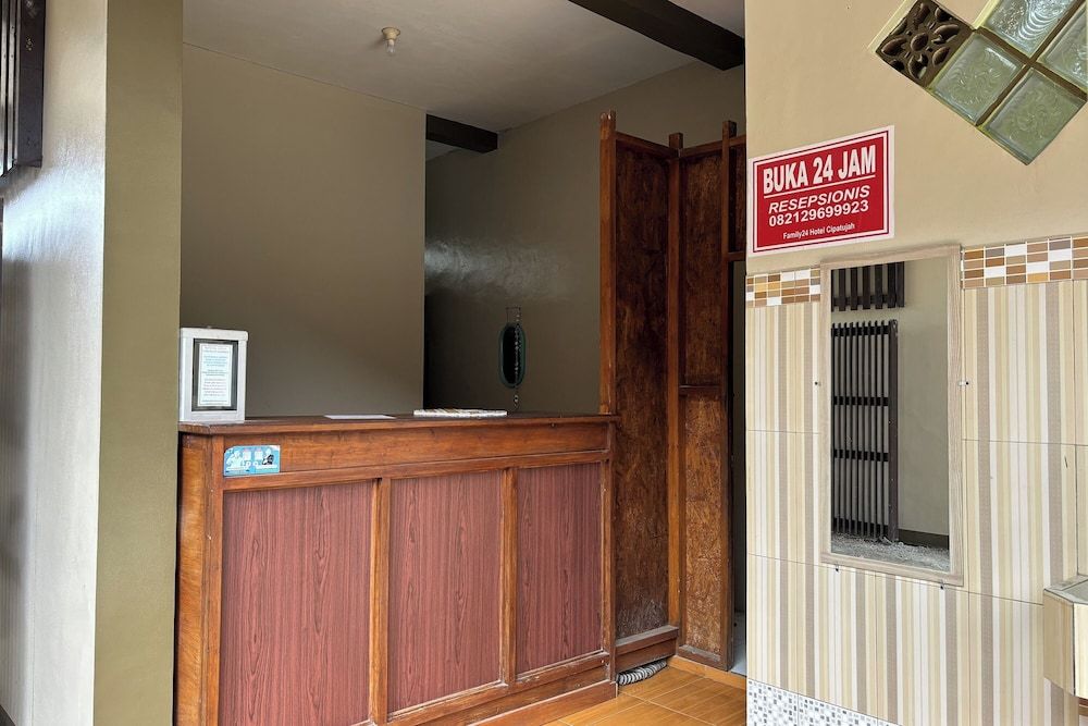 Family 24 Hotel near Pantai Cipatujah 2