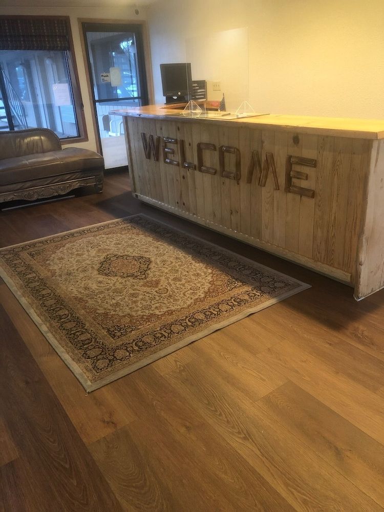 Red Lion Inn & Suites La Pine 2