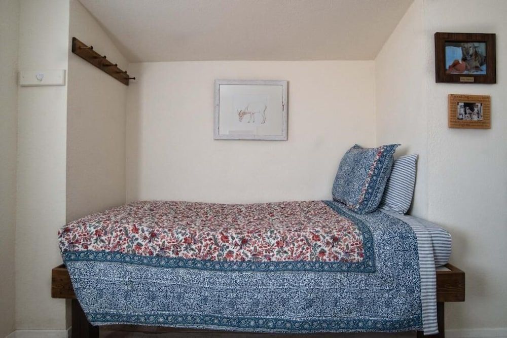 Mt Williamson Motel and Basecamp 3