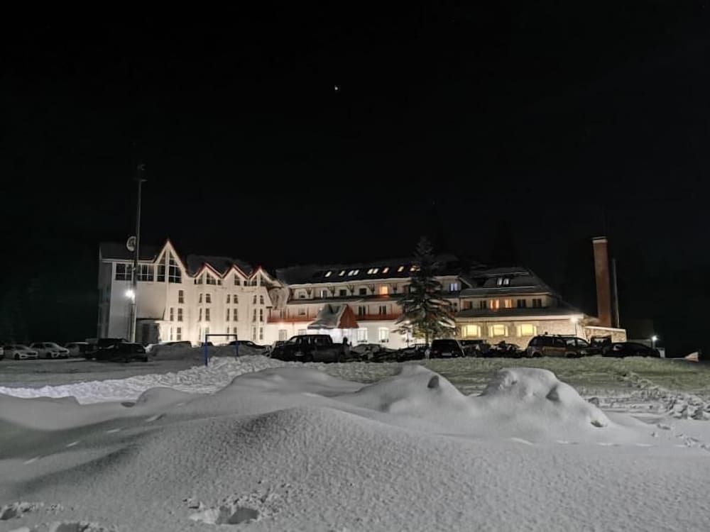 Hotel Iadolina 3 étoiles à Stâna de Vale