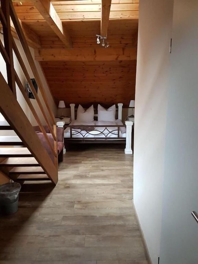 Bikerhotel Zur Schanze 3