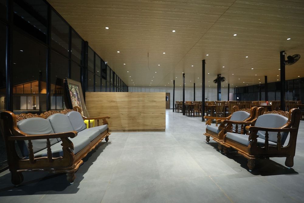 Shreephal Luxurious Resort 2