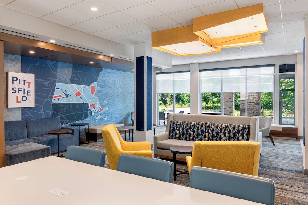 Holiday Inn Express & Suites Pittsfield - Berkshires by IHG 2 estrelas em Pittsfield