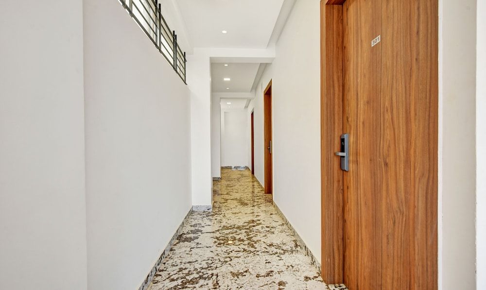 Itsy Hotels Shrey'S Inn Mallandur Road 2