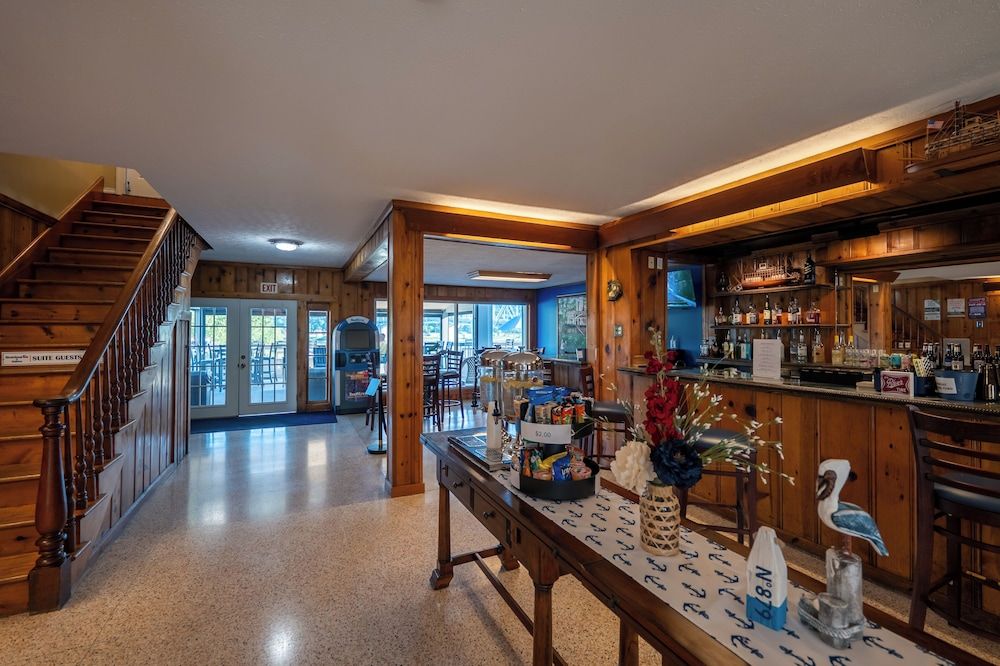 Riverboat Inn Suites 2