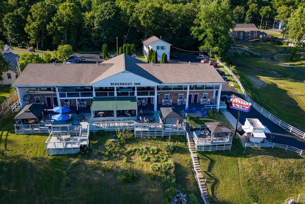 Riverboat Inn Suites 3 estrelas em Madison