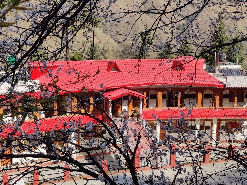 Hotel Burans And Restaurant 3 estrelas em Chakrāta