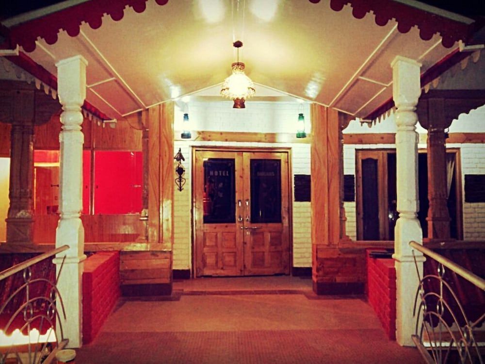 Hotel Burans And Restaurant 2