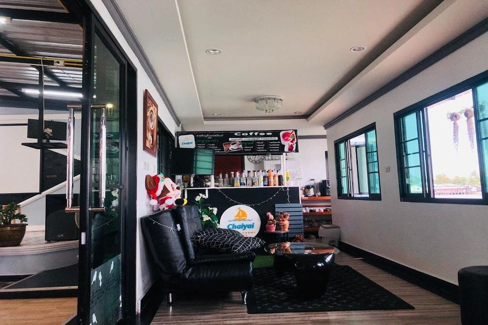 Chaiyai River Front Hotel By Zuzu 3