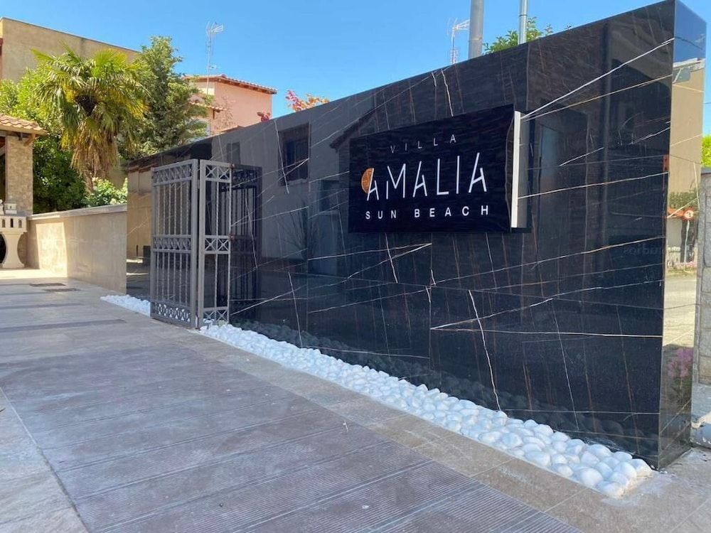 Villa Amalia Sun Beach -1 estrelas em Nea Vrasna