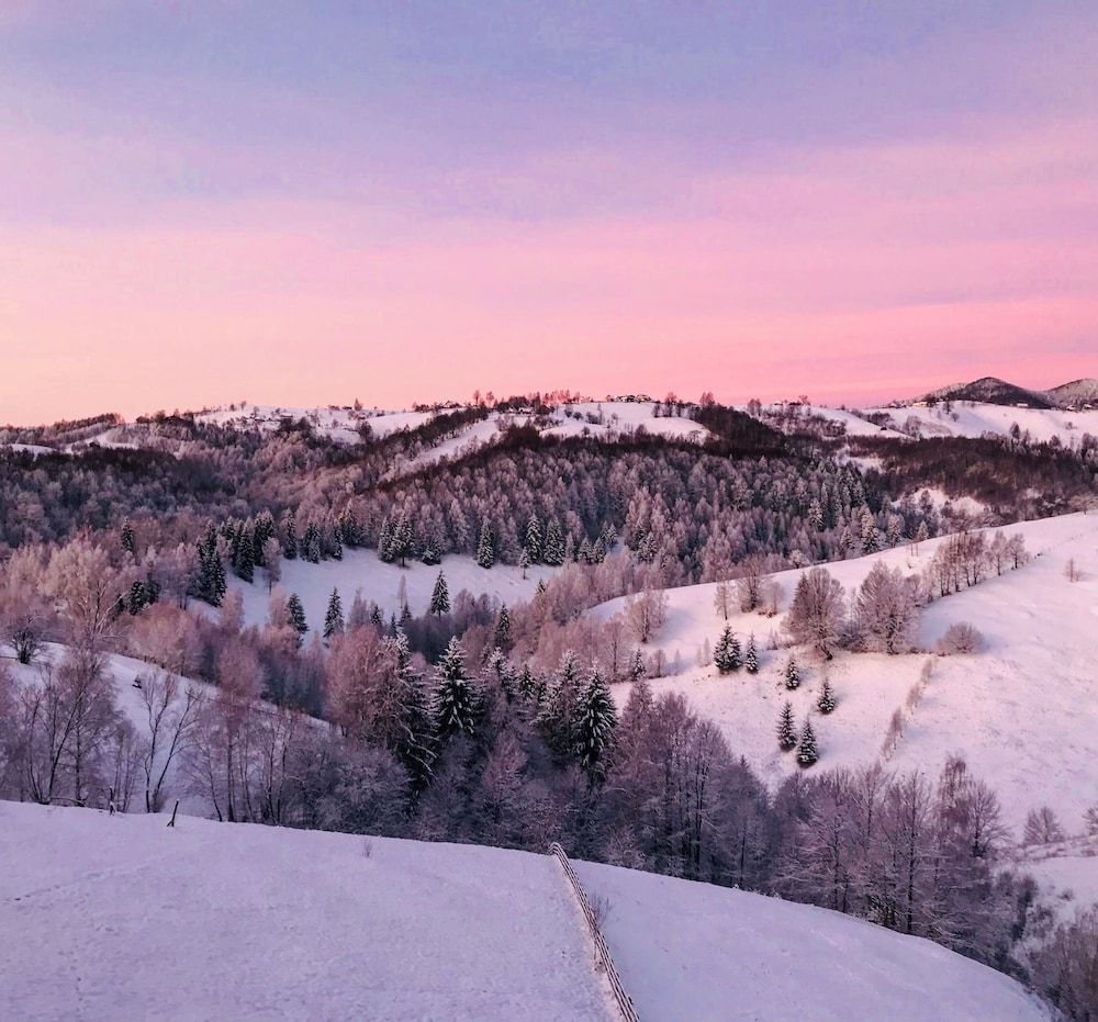 Akasha Retreat 4 estrelas em Peştera