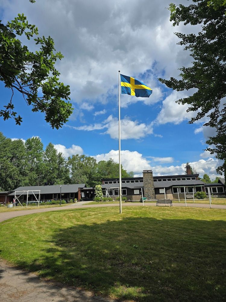 Nature Shelter Hotel -1 estrelas em Åsljunga