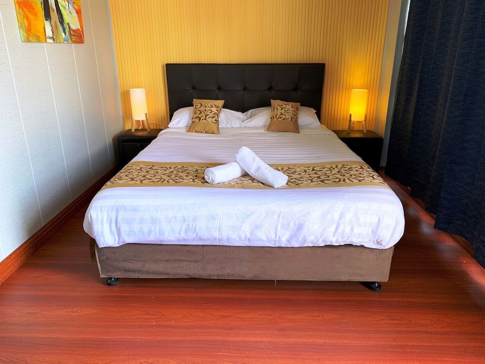 Albion Hotel Motel 2