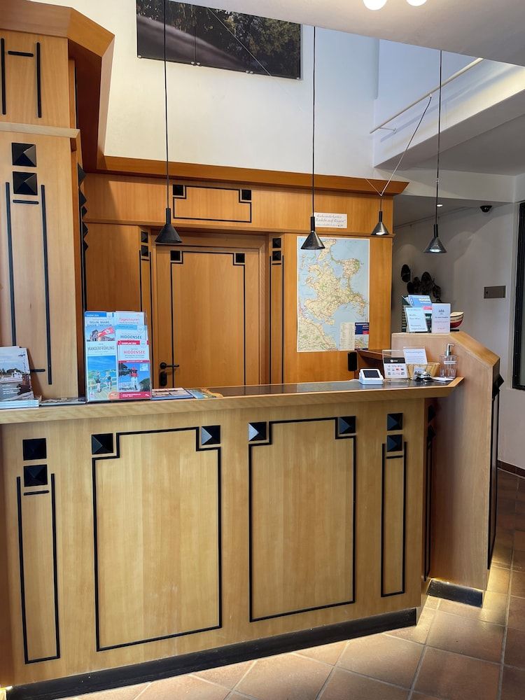 Hotel RÔøΩgenschmiede Vis A Vis Hiddensee 2