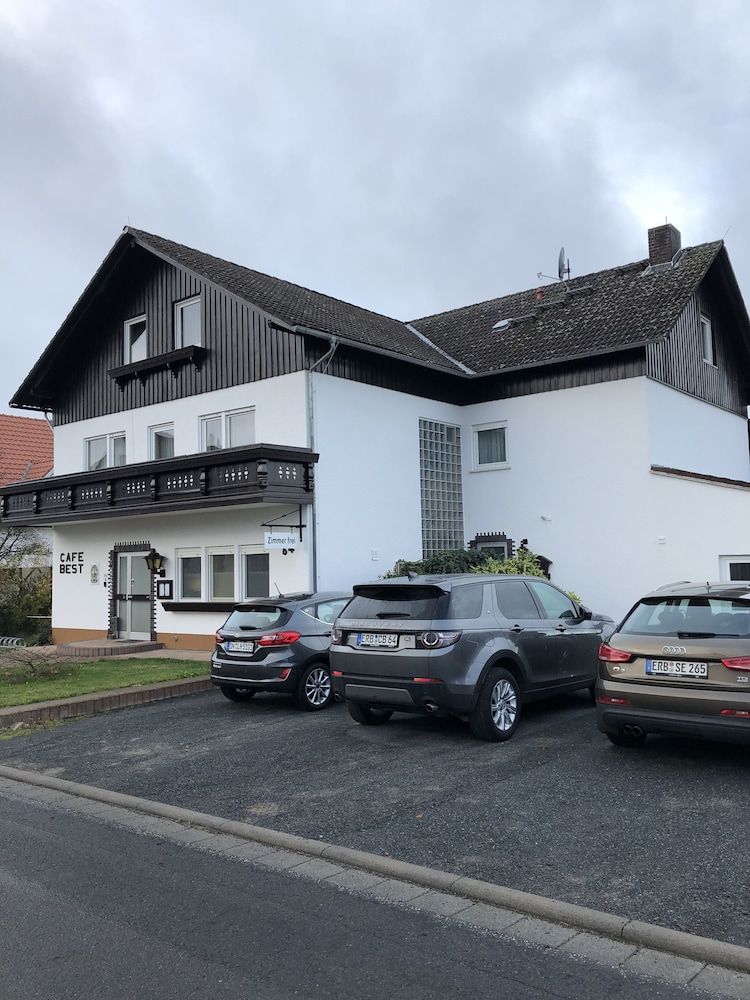 Cafe Best Gästezimmer -1 estrelas em Bullau