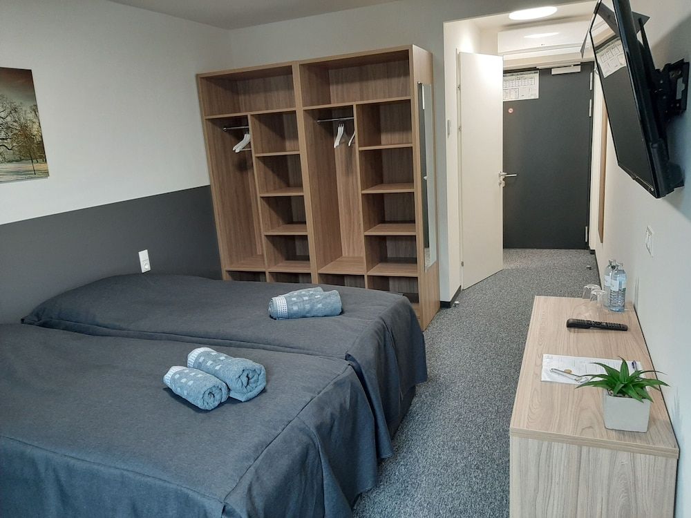 Office Base Bad Vv?slau Motel 3