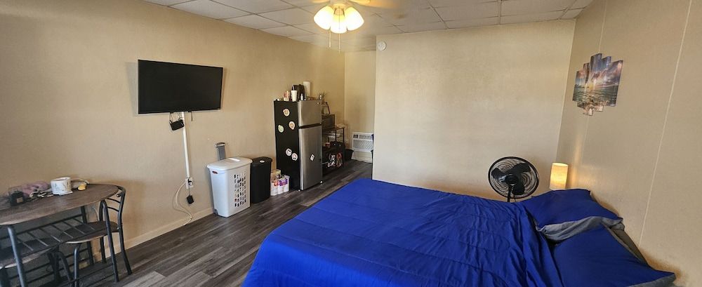 Sebastian Gardens Inn & Suites 3