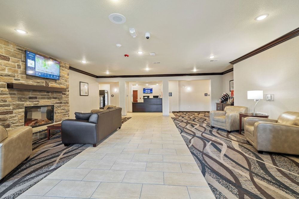 Cobblestone Hotel & Suites - Alpine 2