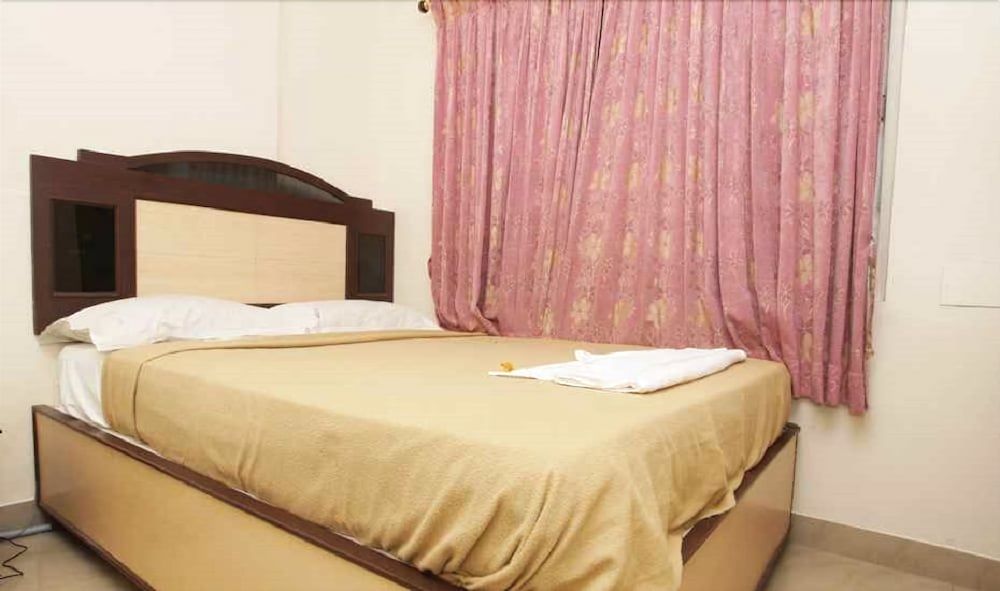 Treebo Vinayak Inn 2