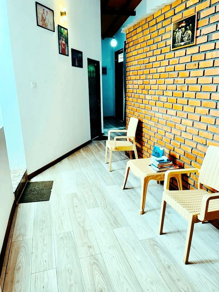 Poomaz Peace Palace Ella 2