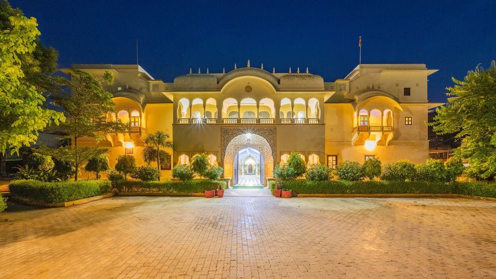 Dhula Garh  A Heritage Hotel -1 stelle a Bānskhoh