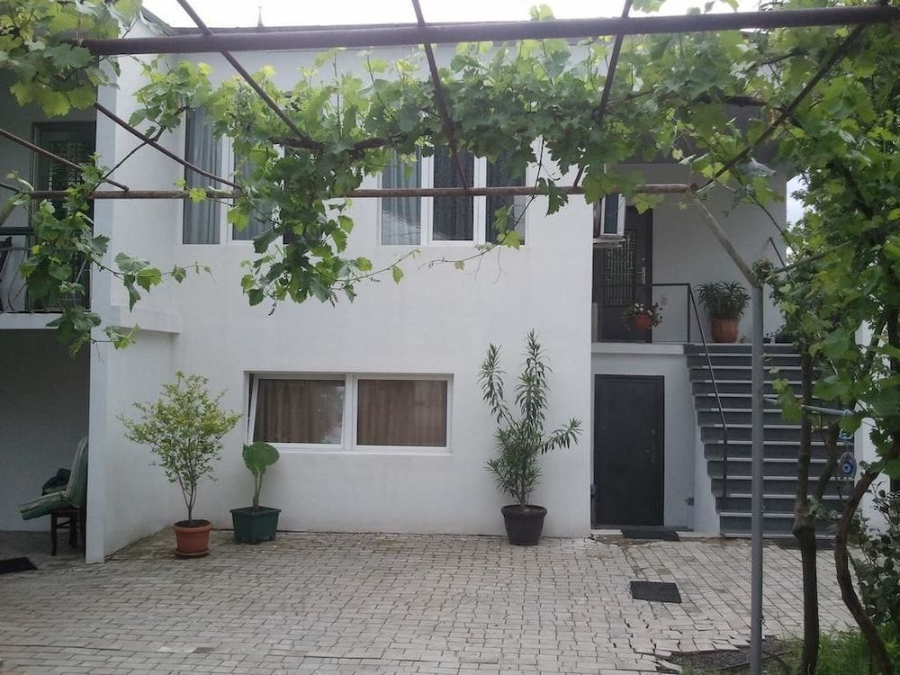 Khvamli 2002 -1 estrelas em Tsʼageri