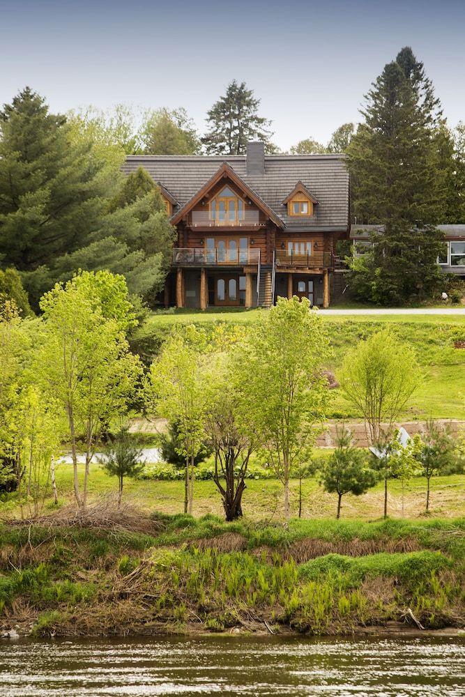 La Maison En Bois Rond -1 étoiles à Sainte-Marie