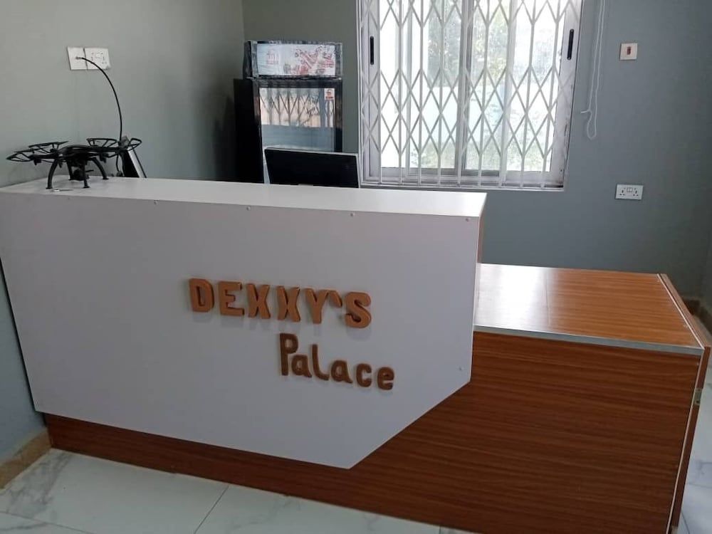 Dexxy S Palace Hotel 2