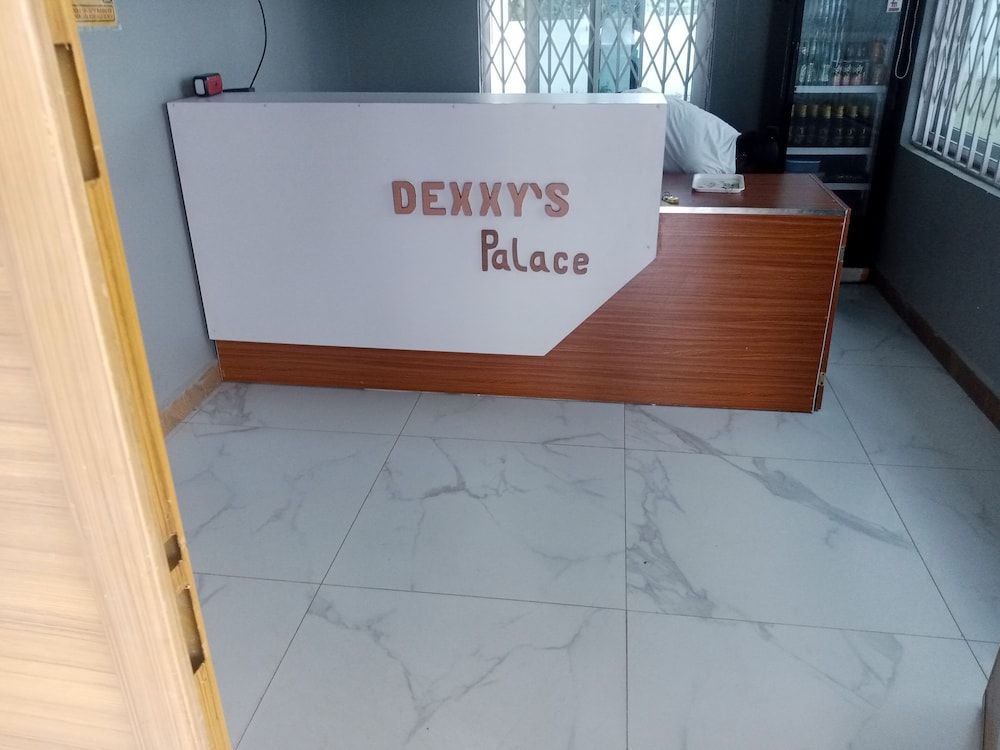 Dexxy S Palace Hotel 2 estrelas em Koforidua