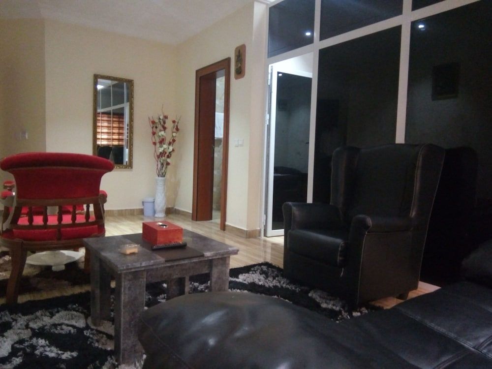 Alim Royal Hotel And Suites 3