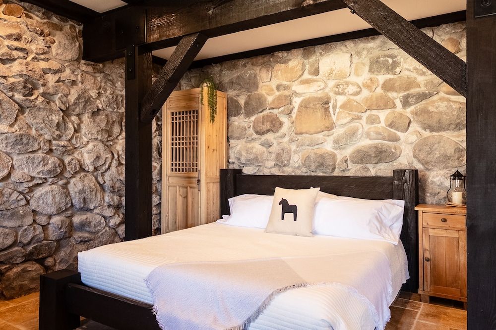 Horsefeathers Hotel 3