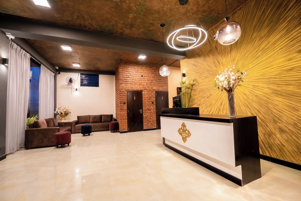 Limeshine Airport Transit Hotel 3