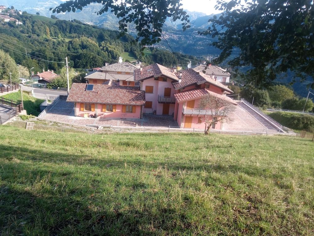 RONCOLA 2021 -1 estrelas em Roncola