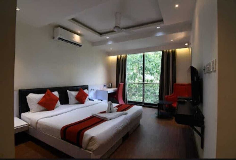HOTEL BALLYGUNGE LUXURY 3