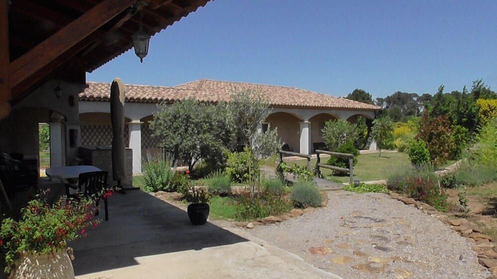 Oasis Des Corbia Res -1 estrelas em Boutenac