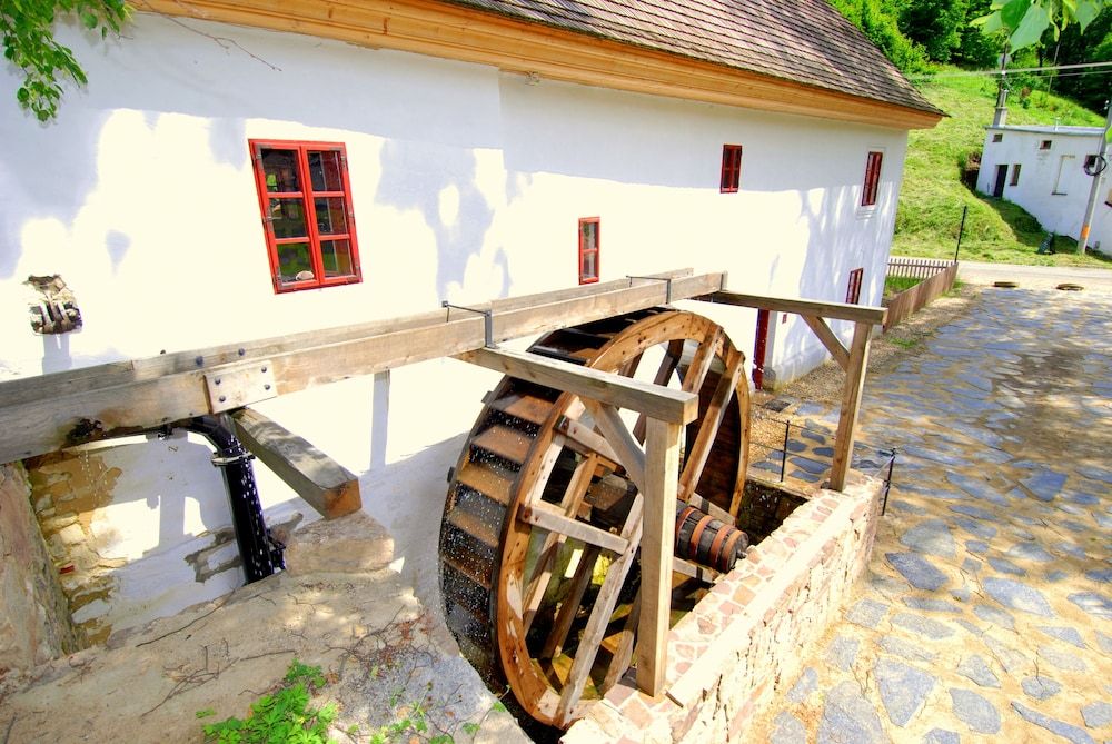 Porcuv mlyn -1 estrelas em Býkovice