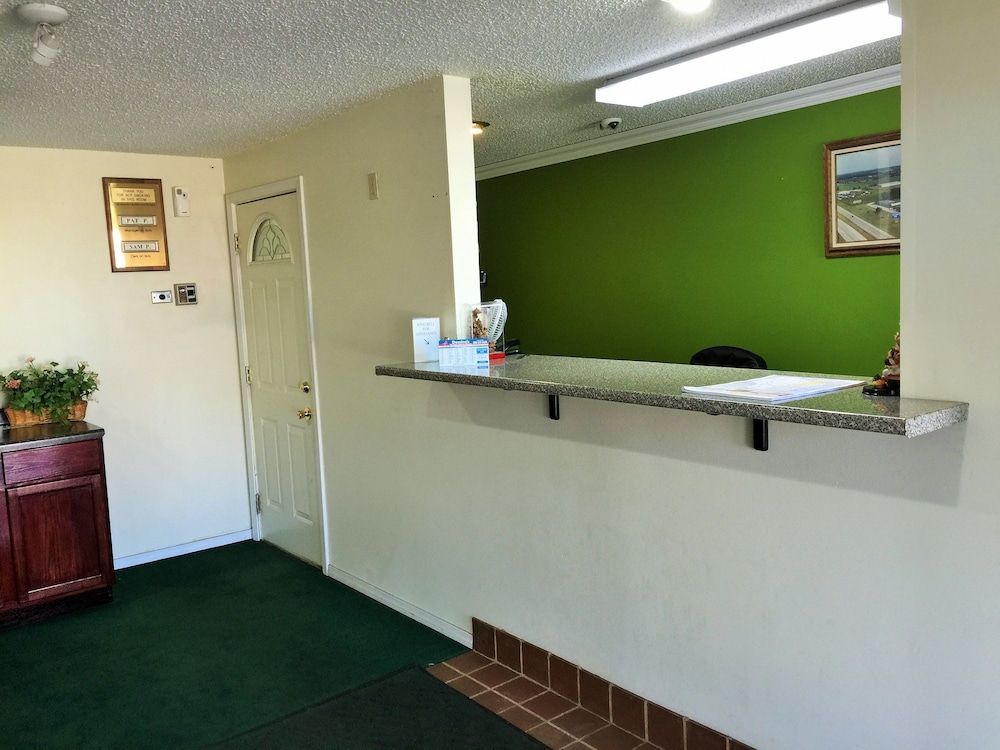 Tollway Inn of Beloit 3