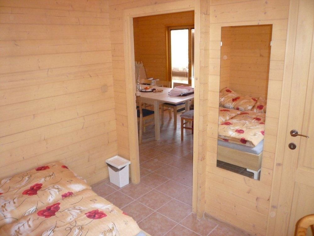 Chaty pod Sokolím Hřbetem 3