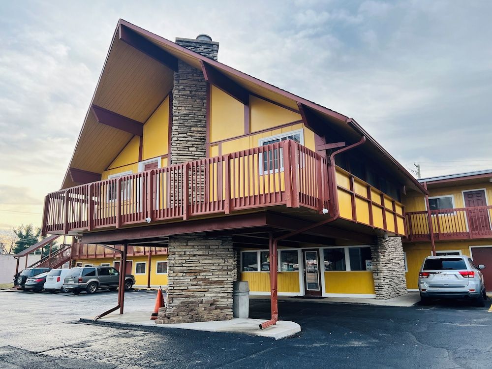 Capital O Clayton House Motel Rockford -1 estrelas em Loves Park