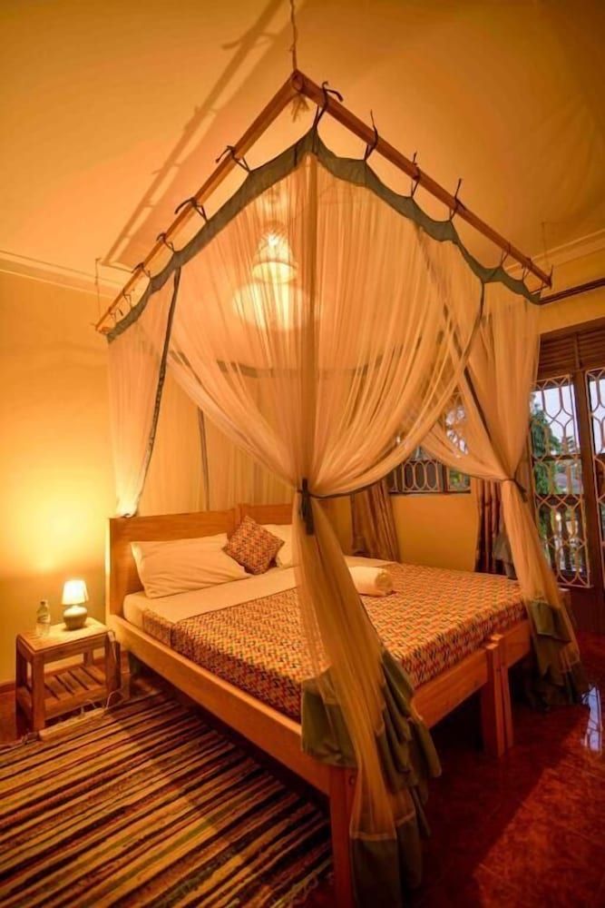 Cycad Entebbe Guest House 3