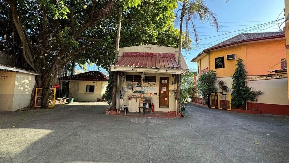 1026 Evita Hotel Bacoor 2