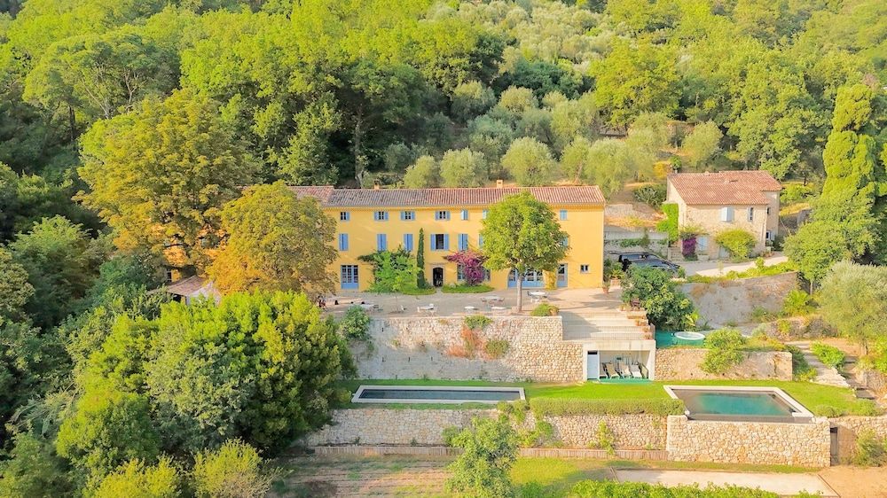 Domaine de la Cascade Parfumée -1 estrelas em Grasse