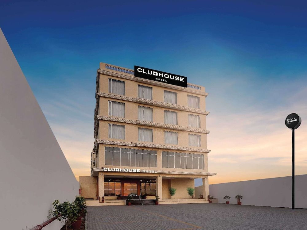 Clubhouse Hotel Morbi 4 estrelas em Morbi