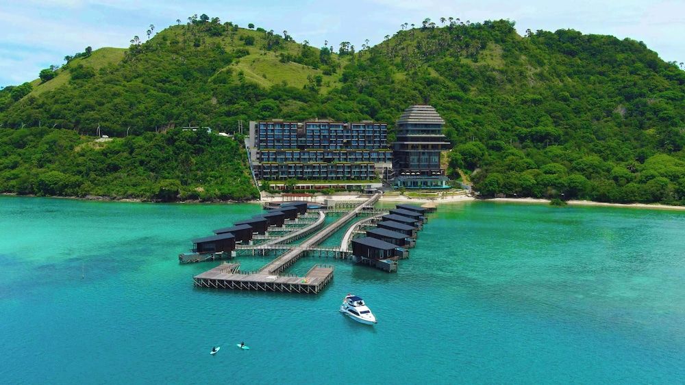 Katamaran Hotel Resort Komodo 1