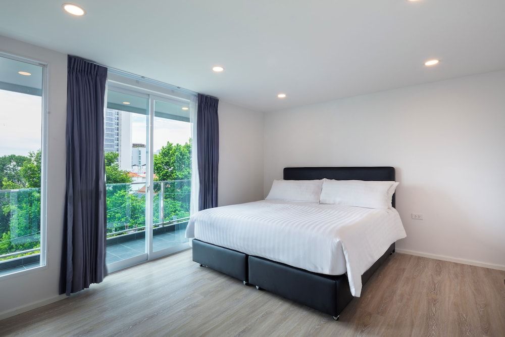 The Rizin Hotel Phratumnak 3