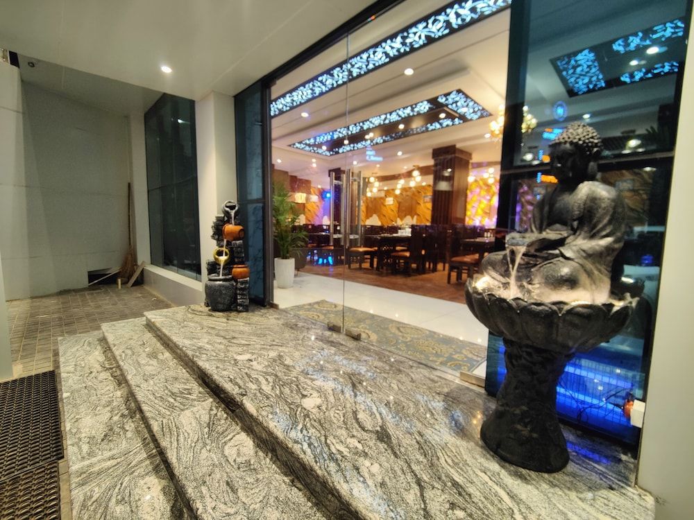 Hotel Mandi Heights Bar Fine Dining Banquet Hall 2