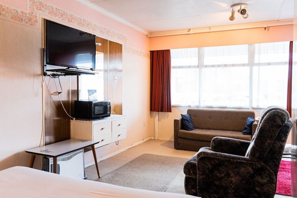 Mayfair Court Motel 3