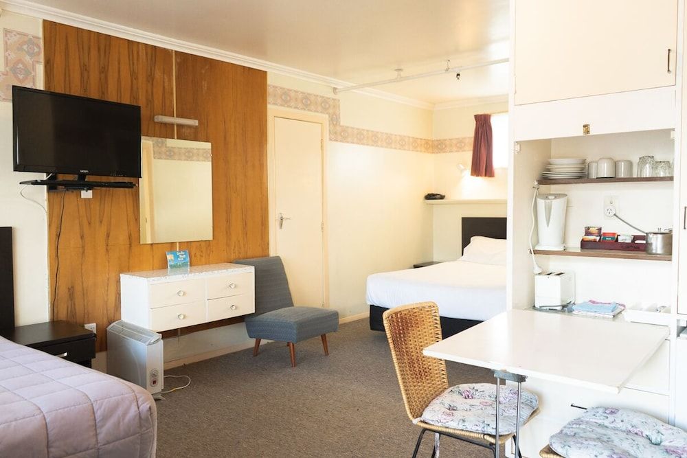 Mayfair Court Motel 2