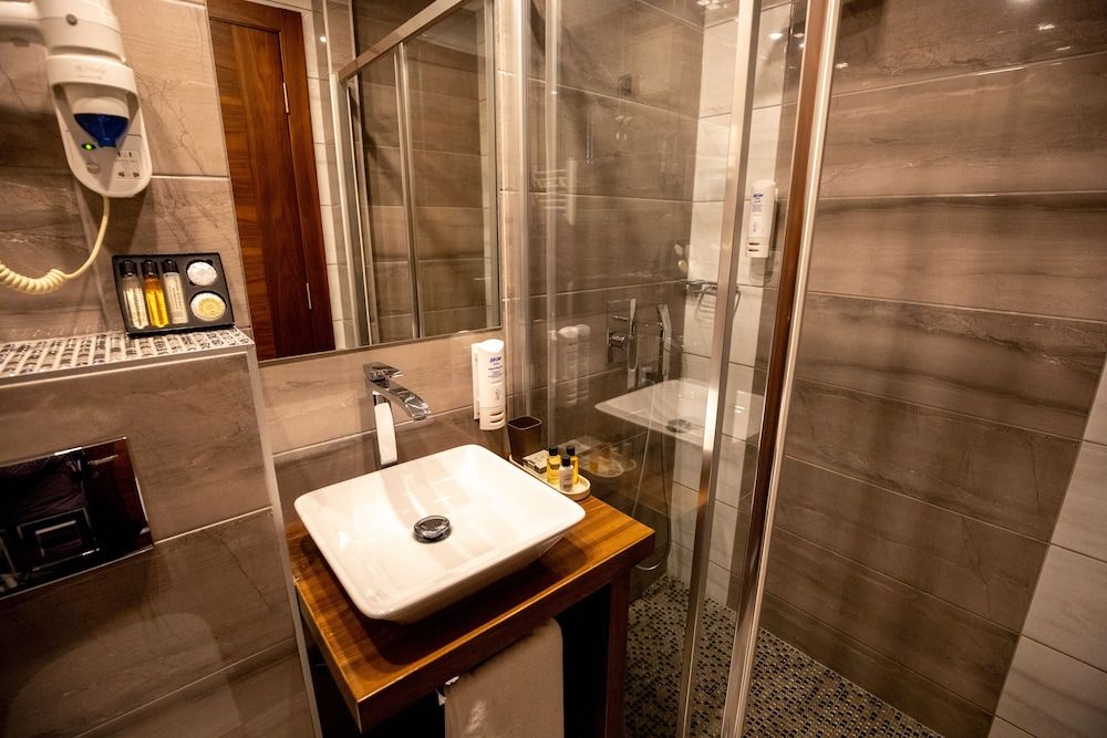 Golden Star Hotel 3 estrellas en Tuzla