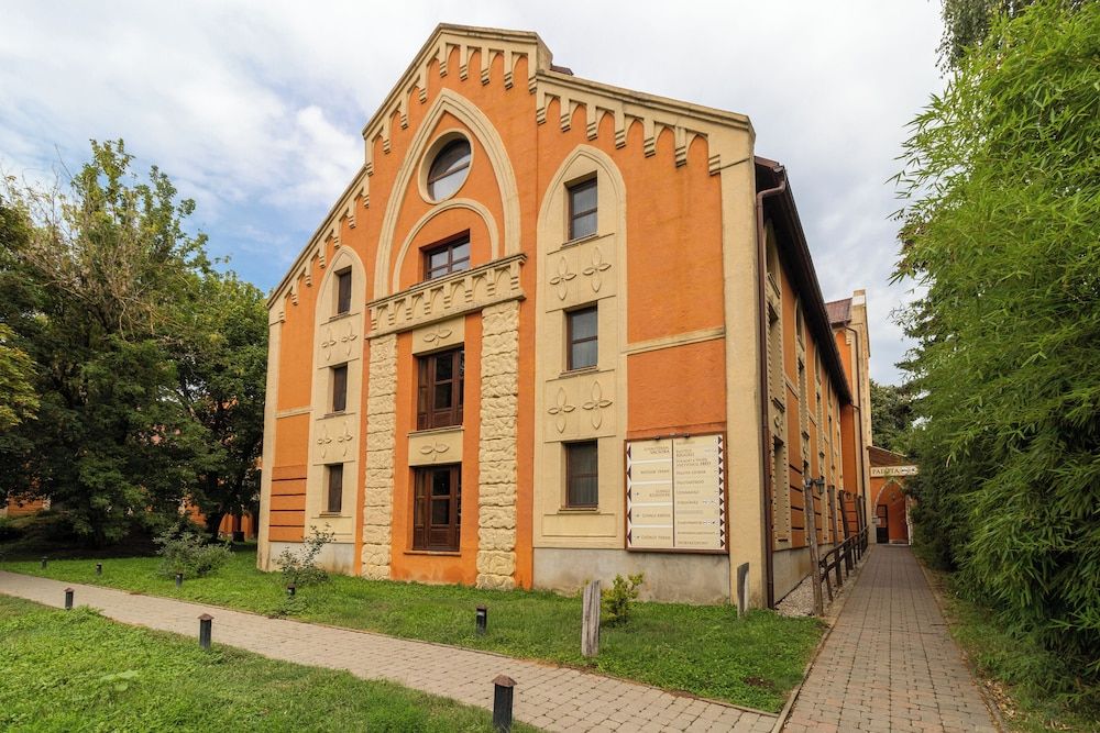 Puchner Castle Hotel 4 estrelas em Bikal